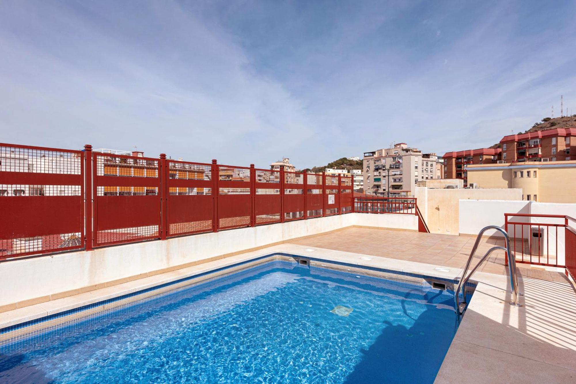 Piscina, Patio Privado Y Aparcamiento * Málaga